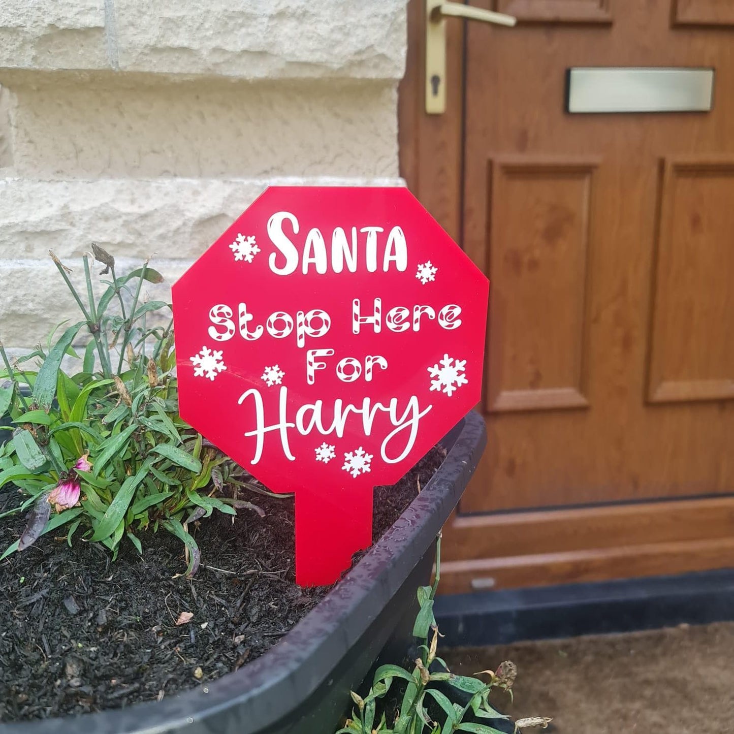 Santa Please Stop Here For Personalised Acrylic Sign with Vinyl Wording - Perfect for inside or outside, great kids Christmas decoration!